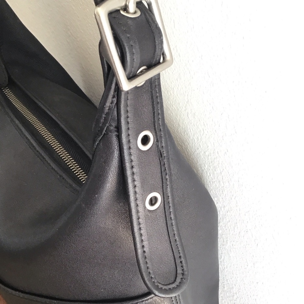 ✔️Vintage Coach Black/Silver Shoulder Bag, EUC for age - Picture 4 of 15